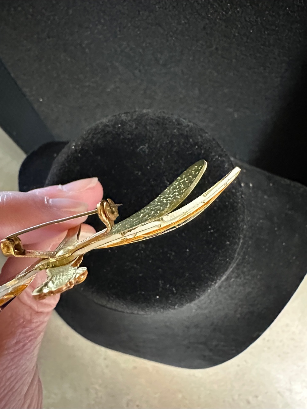 Vintage Gold Tone Dragonfly Brooch with Amber and Cream Enamel - Picture 9 of 16